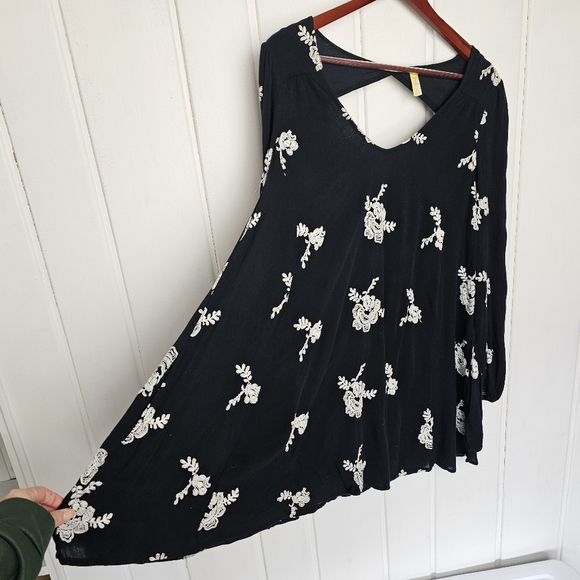 Free People Embroidered Floral Austin Black White Mini Dress Small - Picture 4 of 15